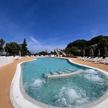 Camping 4 Etoiles - Piscine - Ccbga0g