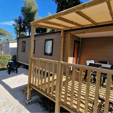 Camping 4 Etoiles - Piscine - Ccbga0g *